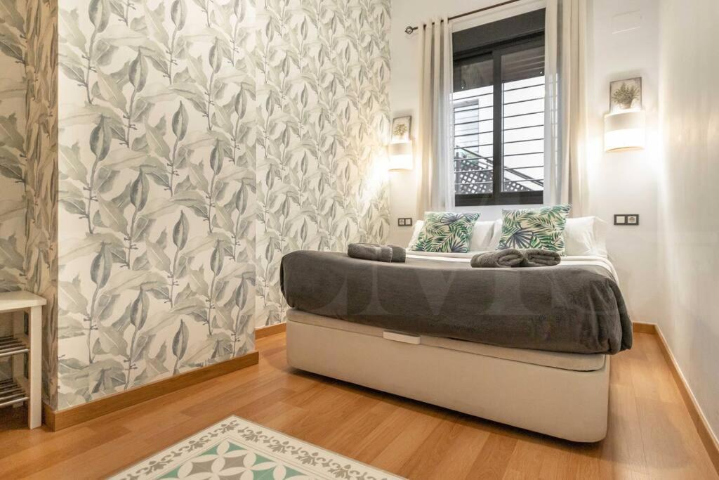 Relaxing Apartment With Parking In The Center By Rems Малага Екстериор снимка